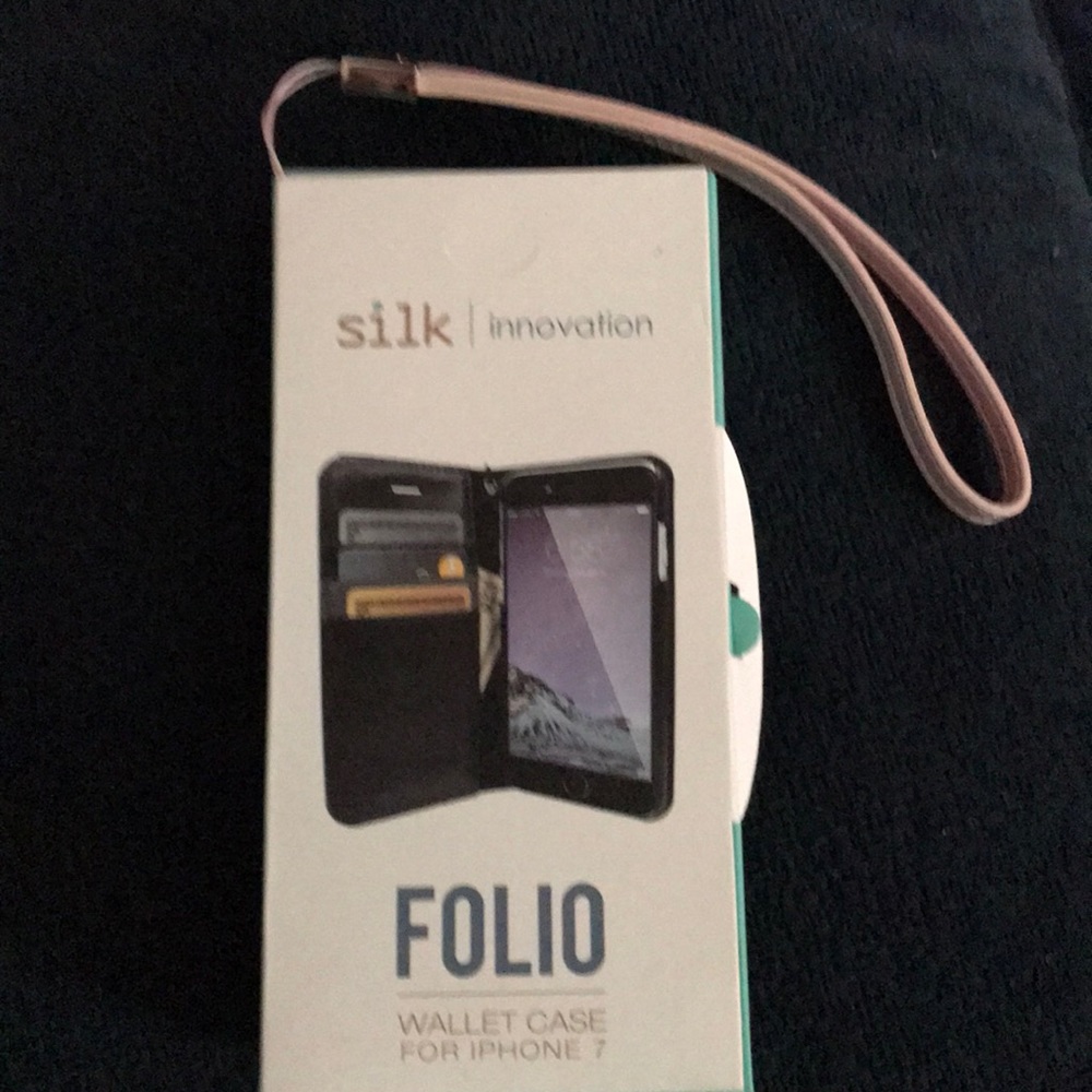 Silk Folio I phone 7 wallet case in light Pink